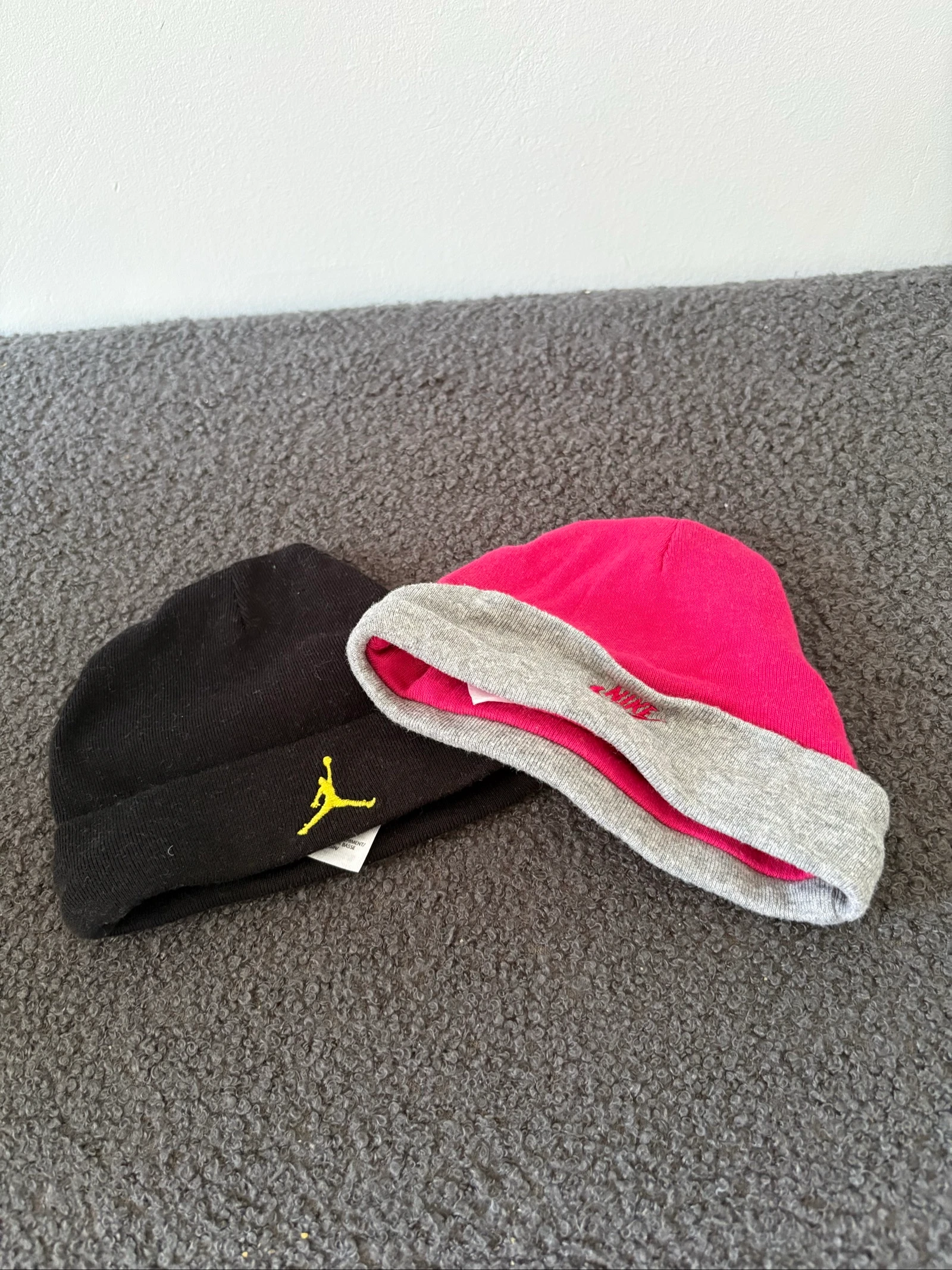 Lot de 2 bonnets bébé Nike & Jordan 0-6 mois